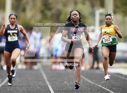 Thumbnail 1 in Lewis James Invitational (100m) photogallery.