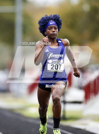 Thumbnail 1 in Lewis James Invitational (100m) photogallery.