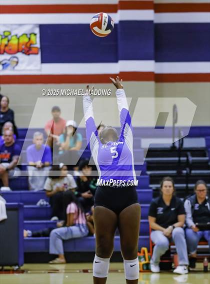 Thumbnail 1 in Shepherd @ Hardin-Jefferson photogallery.