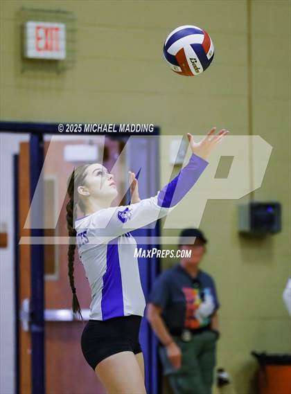 Thumbnail 1 in Shepherd @ Hardin-Jefferson photogallery.