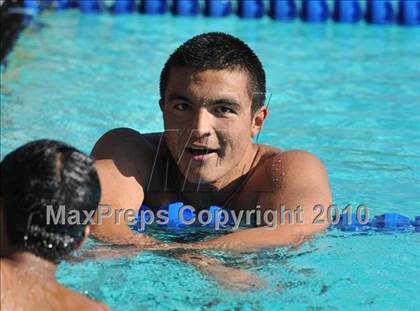 Thumbnail 3 in Canyon vs Valencia photogallery.