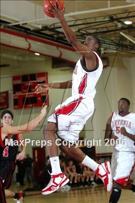 Thumbnail 2 in Palos Verdes @ Artesia (Section Playoffs) photogallery.