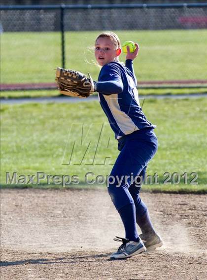 Thumbnail 2 in  Bayport vs Center Moriches photogallery.