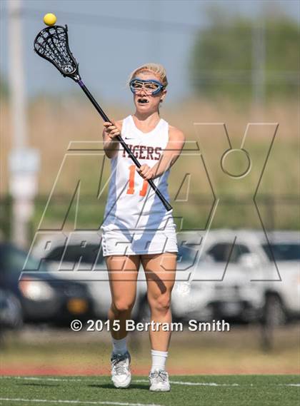 Thumbnail 3 in Amherst Central vs. Lake Shore (Section 6 Class C Final) photogallery.