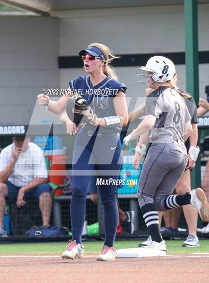 Thumbnail 2 in Keller vs. Guyer (UIL 6A Regional Final) photogallery.