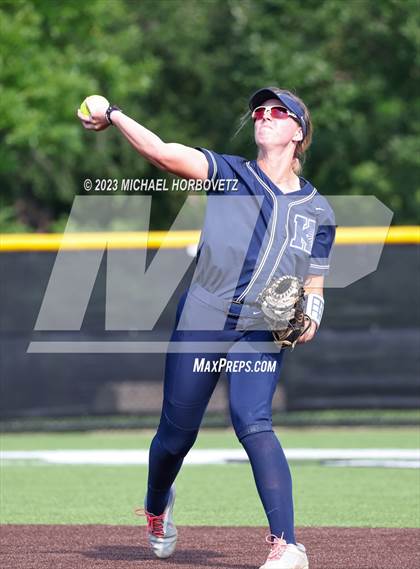 Thumbnail 3 in Keller vs. Guyer (UIL 6A Regional Final) photogallery.