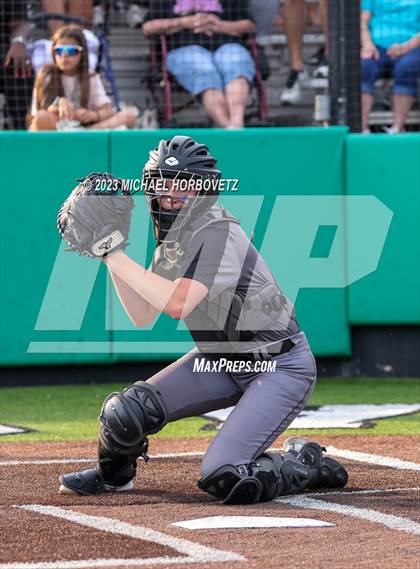 Thumbnail 1 in Keller vs. Guyer (UIL 6A Regional Final) photogallery.