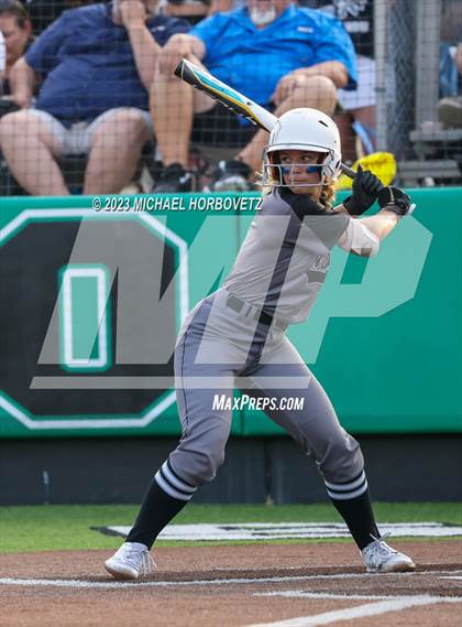 Thumbnail 2 in Keller vs. Guyer (UIL 6A Regional Final) photogallery.