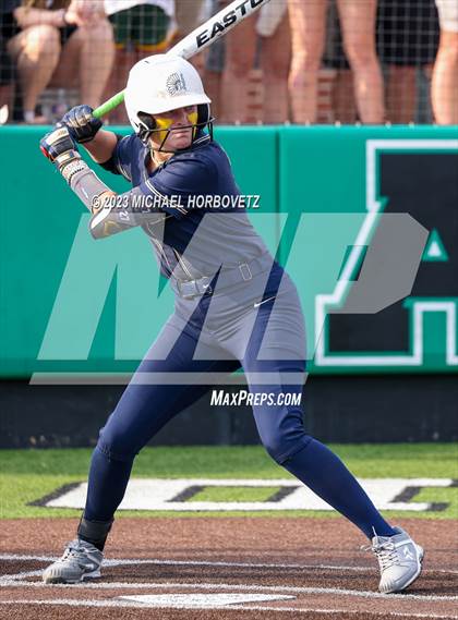 Thumbnail 1 in Keller vs. Guyer (UIL 6A Regional Final) photogallery.