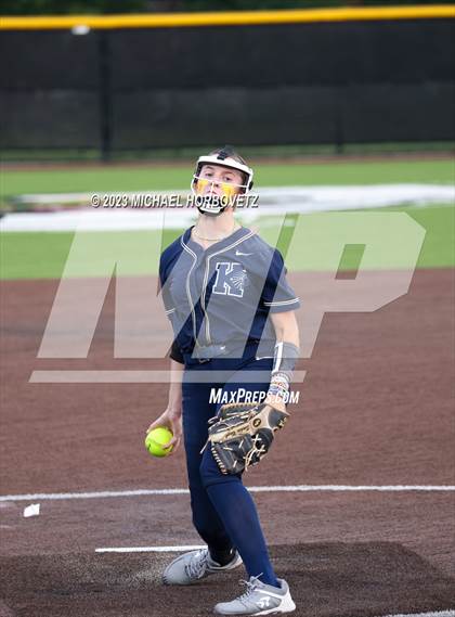 Thumbnail 3 in Keller vs. Guyer (UIL 6A Regional Final) photogallery.