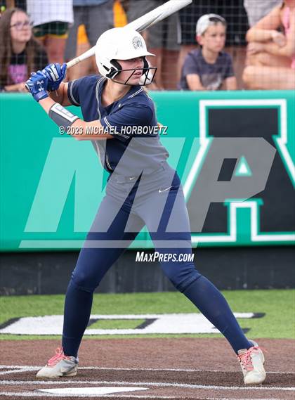 Thumbnail 1 in Keller vs. Guyer (UIL 6A Regional Final) photogallery.