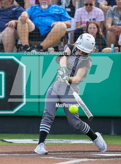 Thumbnail 3 in Keller vs. Guyer (UIL 6A Regional Final) photogallery.