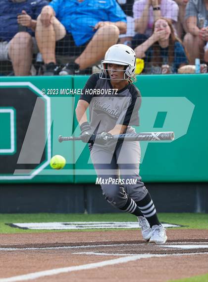 Thumbnail 1 in Keller vs. Guyer (UIL 6A Regional Final) photogallery.