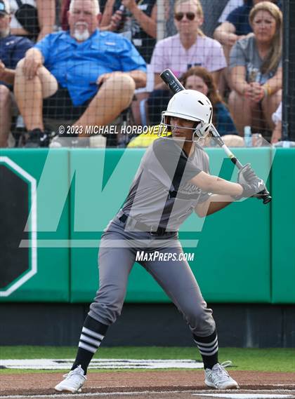 Thumbnail 3 in Keller vs. Guyer (UIL 6A Regional Final) photogallery.