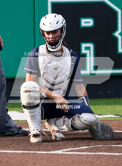 Thumbnail 1 in Keller vs. Guyer (UIL 6A Regional Final) photogallery.
