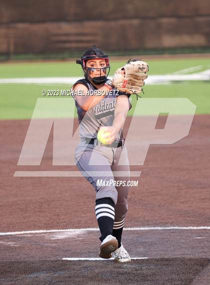 Thumbnail 2 in Keller vs. Guyer (UIL 6A Regional Final) photogallery.