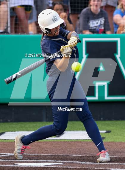Thumbnail 2 in Keller vs. Guyer (UIL 6A Regional Final) photogallery.