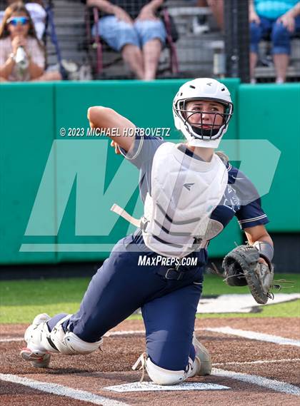 Thumbnail 1 in Keller vs. Guyer (UIL 6A Regional Final) photogallery.