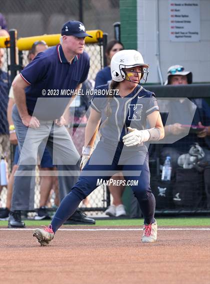Thumbnail 3 in Keller vs. Guyer (UIL 6A Regional Final) photogallery.