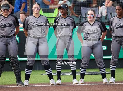Thumbnail 3 in Keller vs. Guyer (UIL 6A Regional Final) photogallery.