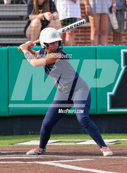 Thumbnail 2 in Keller vs. Guyer (UIL 6A Regional Final) photogallery.