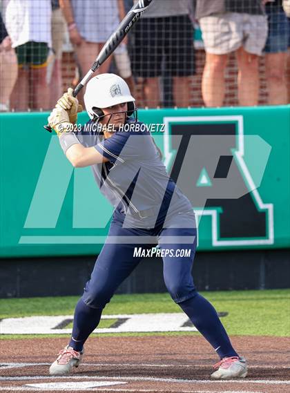 Thumbnail 1 in Keller vs. Guyer (UIL 6A Regional Final) photogallery.