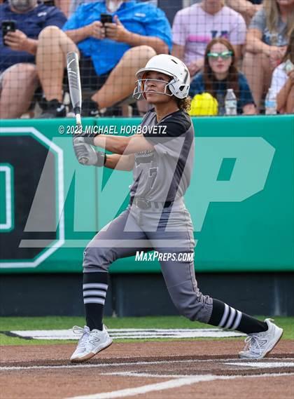 Thumbnail 2 in Keller vs. Guyer (UIL 6A Regional Final) photogallery.