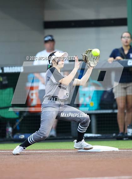 Thumbnail 3 in Keller vs. Guyer (UIL 6A Regional Final) photogallery.