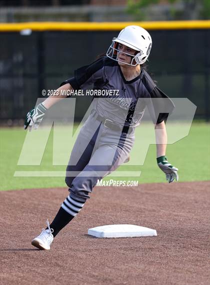 Thumbnail 3 in Keller vs. Guyer (UIL 6A Regional Final) photogallery.