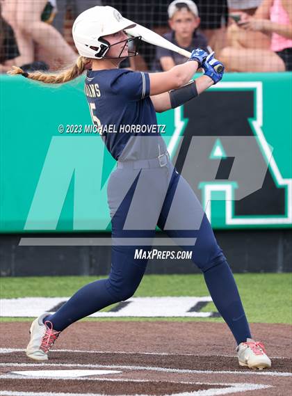 Thumbnail 1 in Keller vs. Guyer (UIL 6A Regional Final) photogallery.