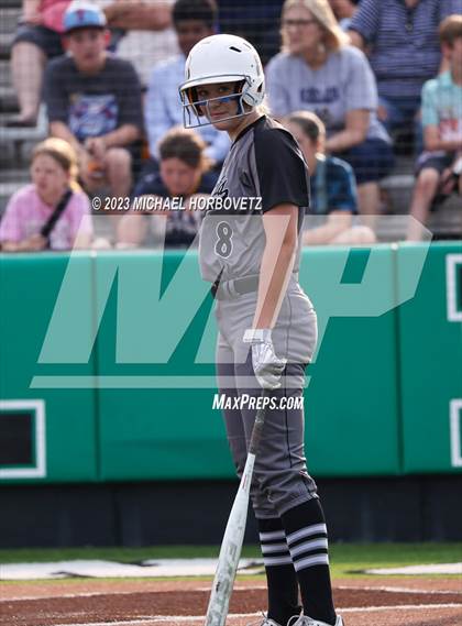 Thumbnail 1 in Keller vs. Guyer (UIL 6A Regional Final) photogallery.