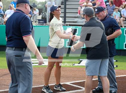 Thumbnail 3 in Keller vs. Guyer (UIL 6A Regional Final) photogallery.