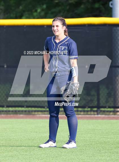 Thumbnail 2 in Keller vs. Guyer (UIL 6A Regional Final) photogallery.