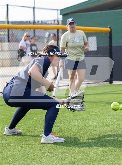 Thumbnail 1 in Keller vs. Guyer (UIL 6A Regional Final) photogallery.