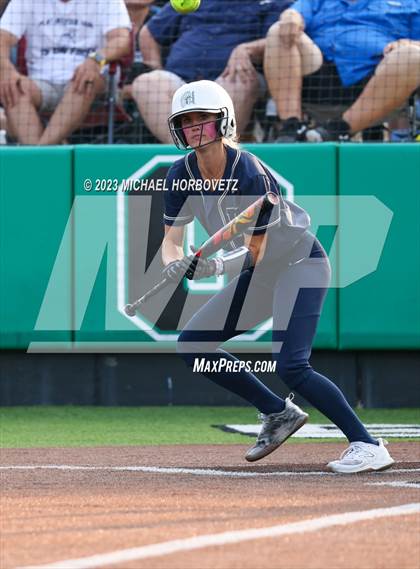 Thumbnail 1 in Keller vs. Guyer (UIL 6A Regional Final) photogallery.