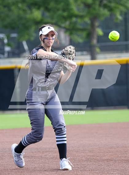 Thumbnail 1 in Keller vs. Guyer (UIL 6A Regional Final) photogallery.