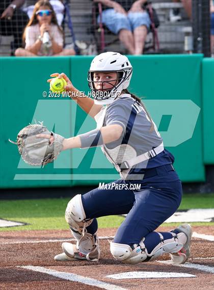 Thumbnail 1 in Keller vs. Guyer (UIL 6A Regional Final) photogallery.