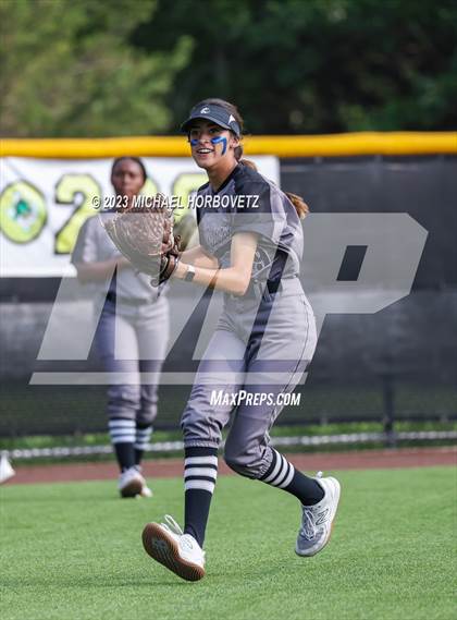 Thumbnail 2 in Keller vs. Guyer (UIL 6A Regional Final) photogallery.