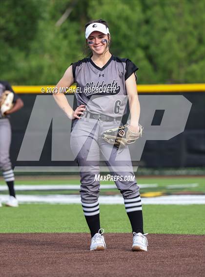 Thumbnail 3 in Keller vs. Guyer (UIL 6A Regional Final) photogallery.