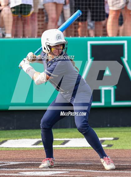 Thumbnail 3 in Keller vs. Guyer (UIL 6A Regional Final) photogallery.