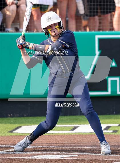 Thumbnail 2 in Keller vs. Guyer (UIL 6A Regional Final) photogallery.