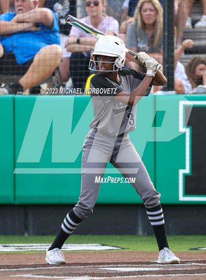 Thumbnail 3 in Keller vs. Guyer (UIL 6A Regional Final) photogallery.