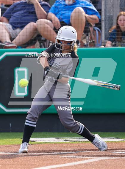 Thumbnail 3 in Keller vs. Guyer (UIL 6A Regional Final) photogallery.