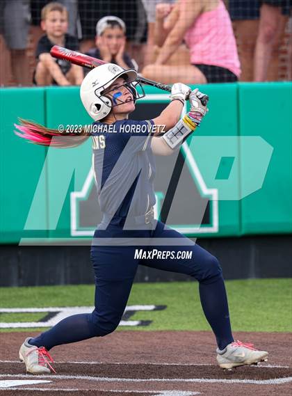 Thumbnail 3 in Keller vs. Guyer (UIL 6A Regional Final) photogallery.