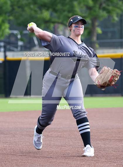 Thumbnail 1 in Keller vs. Guyer (UIL 6A Regional Final) photogallery.