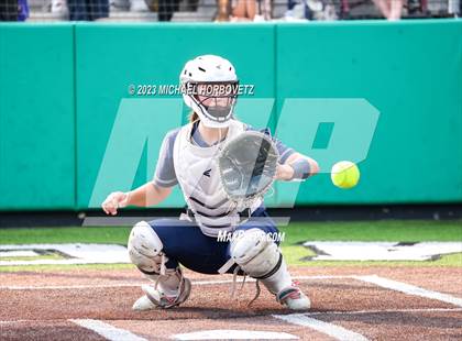 Thumbnail 1 in Keller vs. Guyer (UIL 6A Regional Final) photogallery.