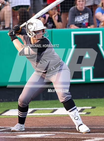 Thumbnail 3 in Keller vs. Guyer (UIL 6A Regional Final) photogallery.
