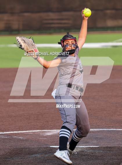 Thumbnail 2 in Keller vs. Guyer (UIL 6A Regional Final) photogallery.