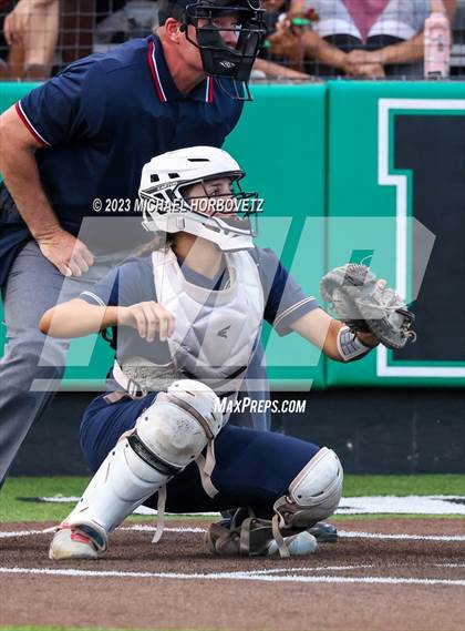 Thumbnail 1 in Keller vs. Guyer (UIL 6A Regional Final) photogallery.