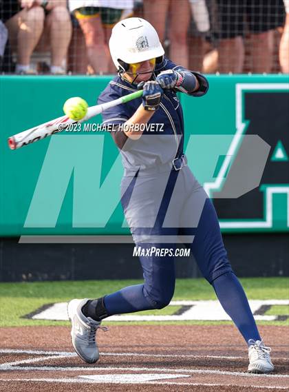 Thumbnail 3 in Keller vs. Guyer (UIL 6A Regional Final) photogallery.